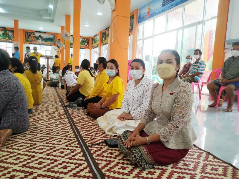 "ถนนสายบุญ ด้วยพลัง บวร" ณ ถนนกลางหมู่บ้านโนนเหลี่ยม หมู่ที่ 3 ตำบลบ้านบาก อำเภอศรีสมเด็จ จังหวัดร้อยเอ็ด